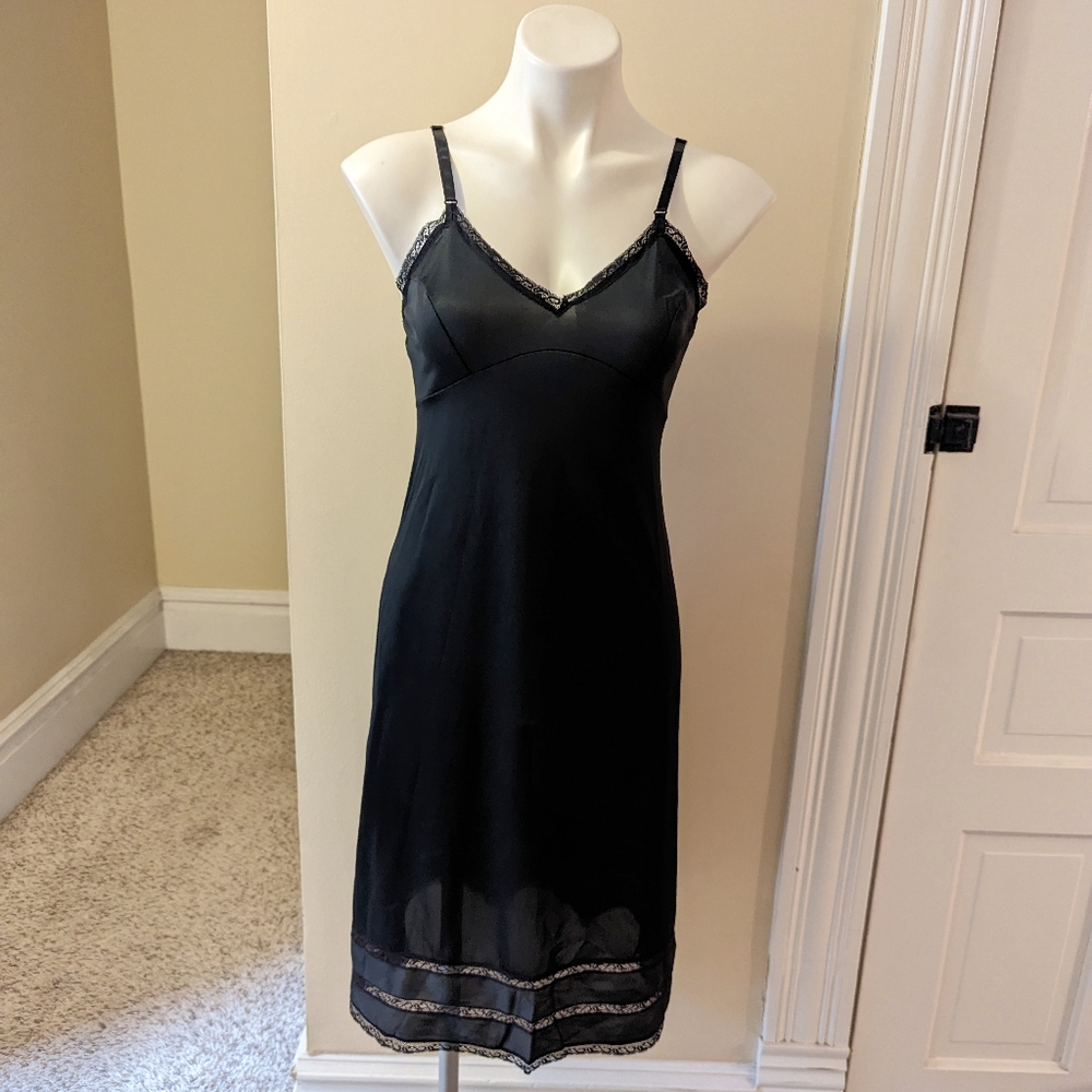 Vintage black dress slip with lace trim size Small